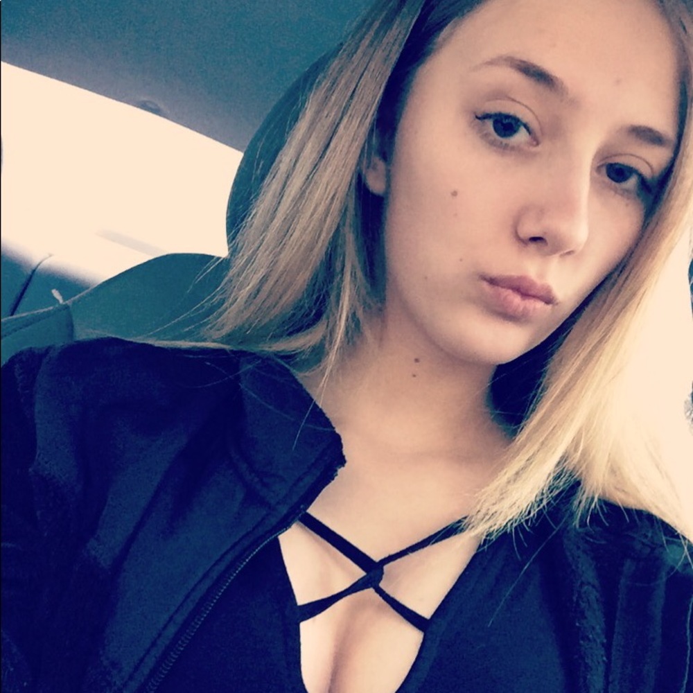 Meet your Posher, Katelyn